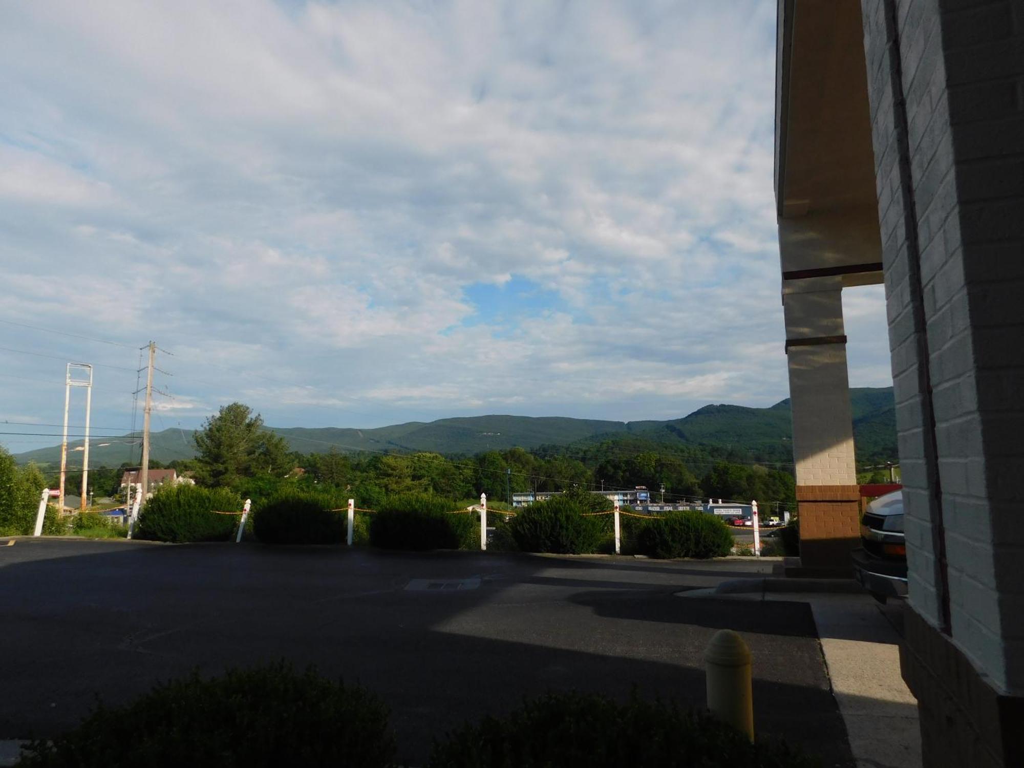 Red Roof Inn & Suites Wytheville Exteriér fotografie